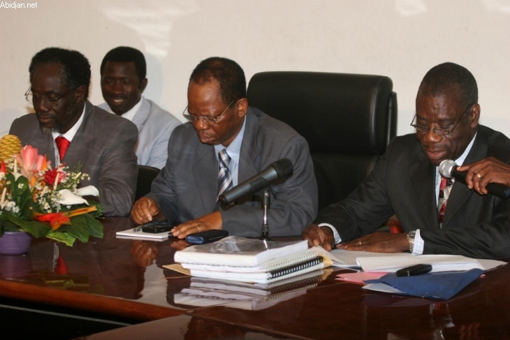 Présidence de l’Université de Cocody - Aké N’Gbo Gilbert prend fonction, Téa Gokou conspué